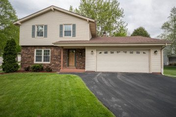 2338 Kensington Dr, Waukesha, WI 53188