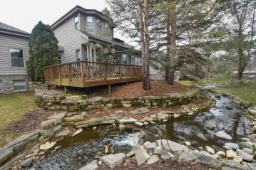 885 Rocky Pt B, Brookfield, WI 53005-5739