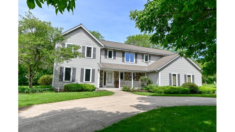 4585 Shagbark Ln Brookfield, WI 53005 by Shorewest Realtors $515,000