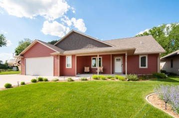 4325 Mariah Dr N, La Crosse, WI 54601