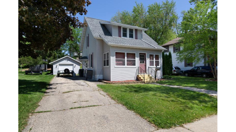 306 S Walnut St Mayville, WI 53050 by Allied Realty Group LLC $130,000