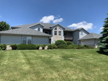 531 Betzer Rd E, Delavan, WI 53115-3180