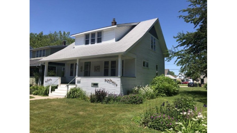 606 Marquette Ave South Milwaukee, WI 53172 by Nicholson Realty Inc $169,500