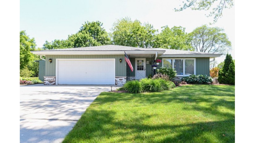 W135S6866 Hale Park Cir Muskego, WI 53150 by Shorewest Realtors $314,900