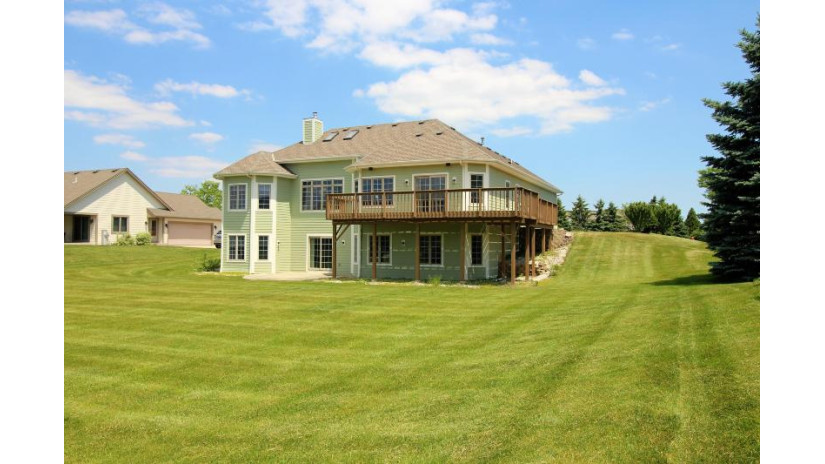 N109W14649 Lincoln Dr Germantown, WI 53022 by Redefined Realty Advisors LLC $449,900