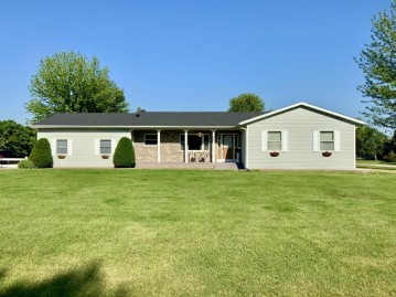 487 Herford Dr, Wales, WI 53183