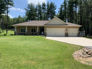 W8073 Bay View Dr, Whitewater, WI 53190-4232