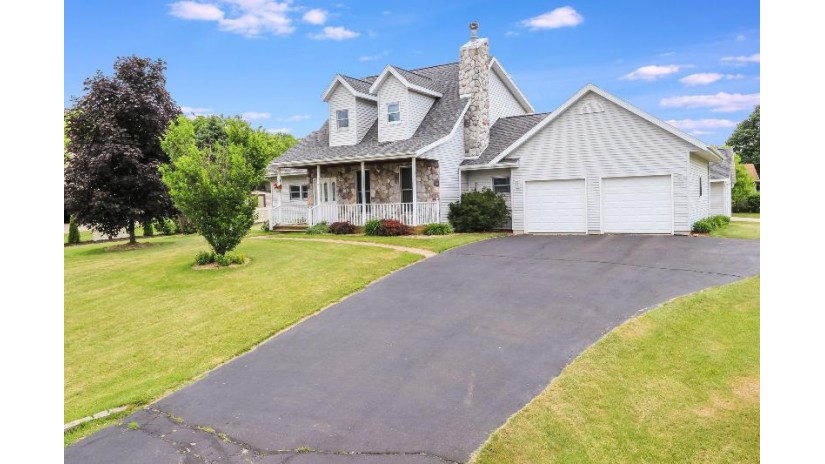 336 Oak Ridge Ct Darien, WI 53114 by Keefe Real Estate, Inc. $279,900