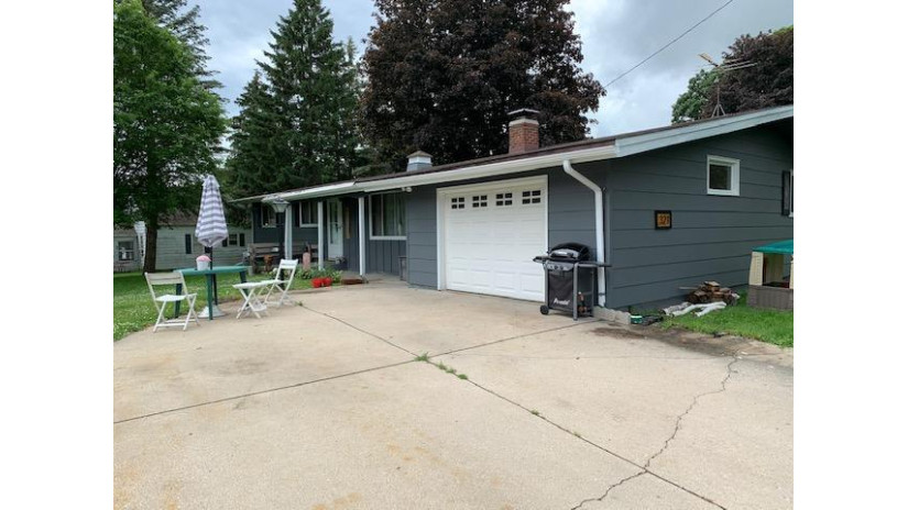 321 North Ave Watertown, WI 53098 by HomeWire Realty $139,900