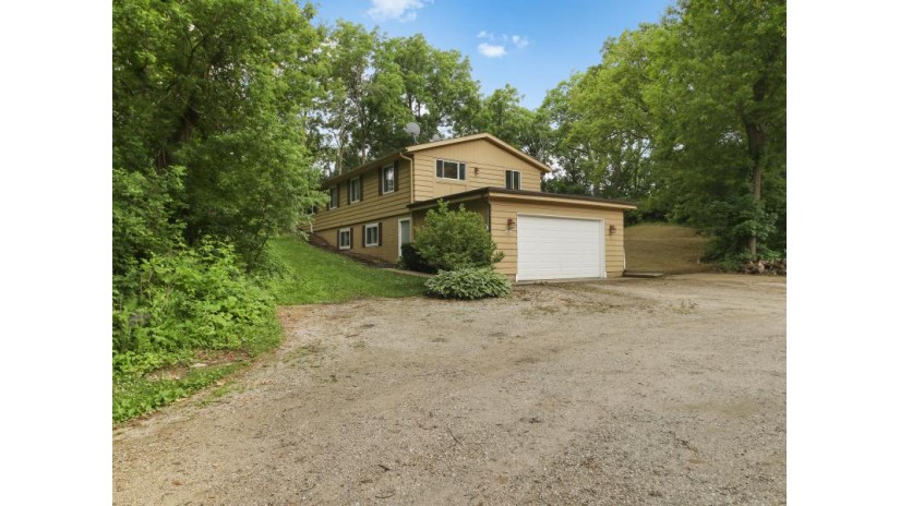 30927 Shady Ln Waterford, WI 53185 by Realty Executives Southeast $260,000