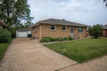 9729 W Manitoba St, West Allis, WI 53227