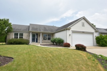 3819 Stillwater Cir, Waukesha, WI 53189-6846