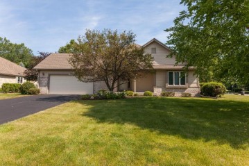 N22W26492 Shooting Star Rd 2, Pewaukee, WI 53072