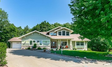 1821 Acorn Ct, Onalaska, WI 54650-4505