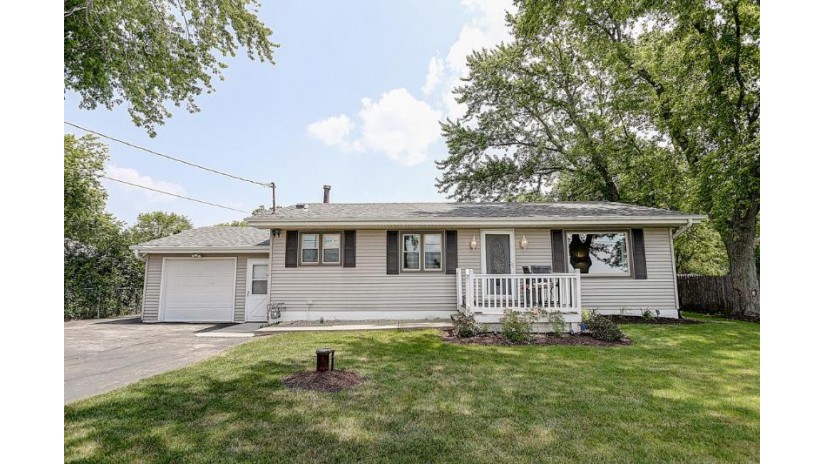 3121 72nd Ave Somers, WI 53144 by JW Real Estate Group $214,900