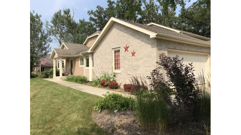 4234 Prairie Village Dr Pleasant Prairie, WI 53158 by Cove Realty, LLC $299,900