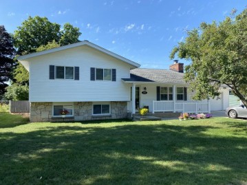 1155 Edwin St, Marinette, WI 54143