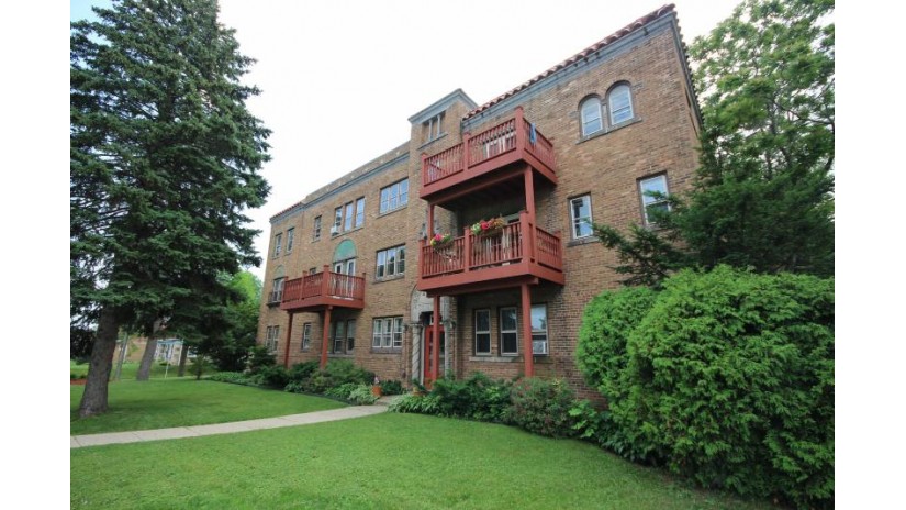 5411 W Wisconsin Ave Milwaukee, WI 53208 by Keller Williams Realty-Milwaukee Southwest $774,900