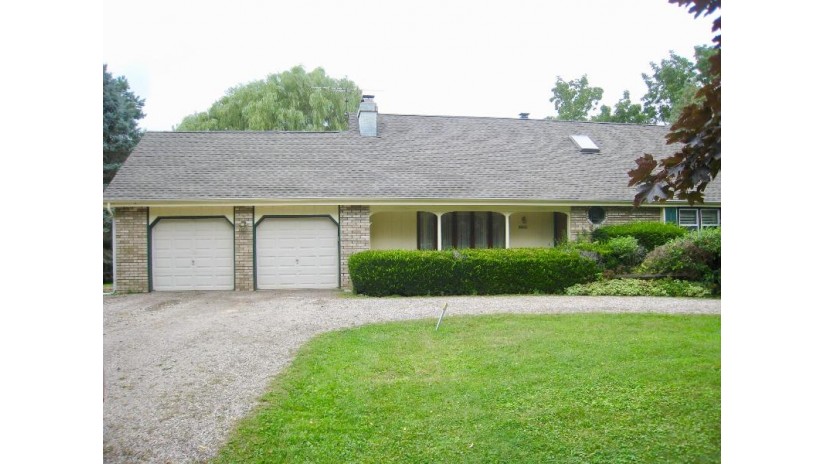 W5530 Evergreen Rd Sugar Creek, WI 53121 by Berkshire Hathaway Starck Real Estate $360,000