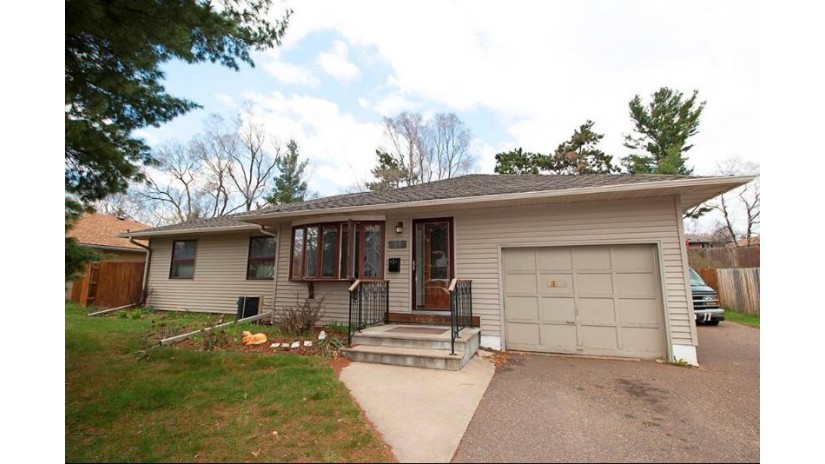 1416 Main Street Eau Claire, WI 54701 by Elite Realty Group, Llc $214,900