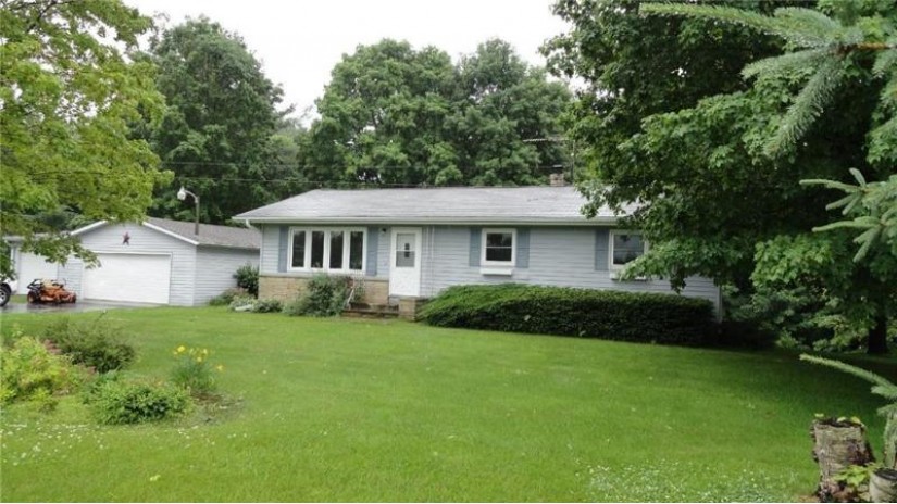 4172 East 620th Avenue Menomonie, WI 54751 by Cb Brenizer/Menomonie $209,900