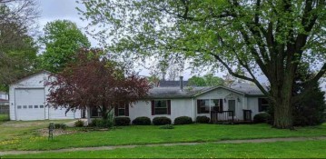 313 Calvert Avenue, Chadwick, IL 61014