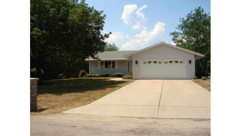 2426 Glenview Drive Freeport, IL 61032 by Preferred Real Estate Of Illinois $179,900