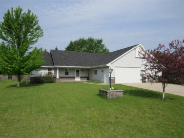 621 Voyagers Trail, Berlin, WI 54923