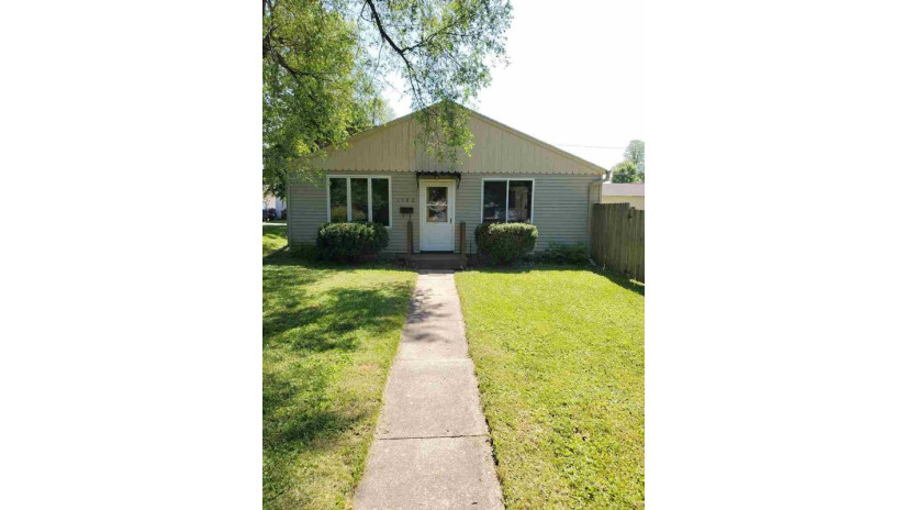 1582 Chicago Street Green Bay, WI 54302 by Shorewest Realtors $89,900