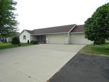 2821 Lakeview Drive, Suamico, WI 54173-8050