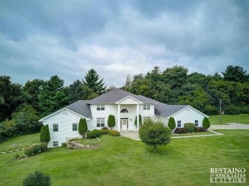 E12040 Manchester Rd, Baraboo, WI 53913