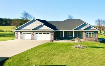 614 E Swiss Valley Dr, Janesville, WI 53545