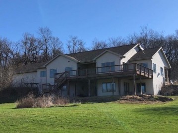 1195 Observatory Hill Rd, Montrose, WI 53508