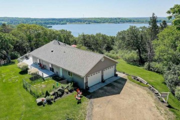 W5749 Lintner Rd, Wyocena, WI 53954