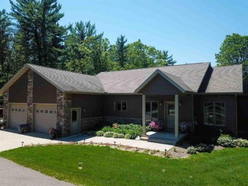 2815 9th Dr, Easton, WI 53910