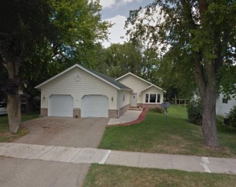 409 W Harvey St, Rio, WI 53960