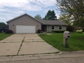 717 Tudor Dr, Janesville, WI 53546