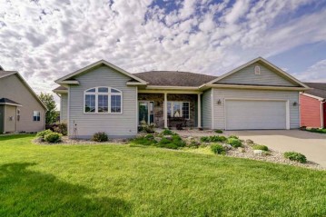 2027 Dakota Way, Prairie Du Sac, WI 53578