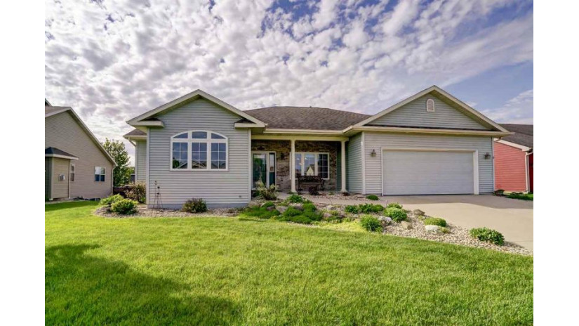 2027 Dakota Way Prairie Du Sac, WI 53578 by Re/Max Preferred $339,900