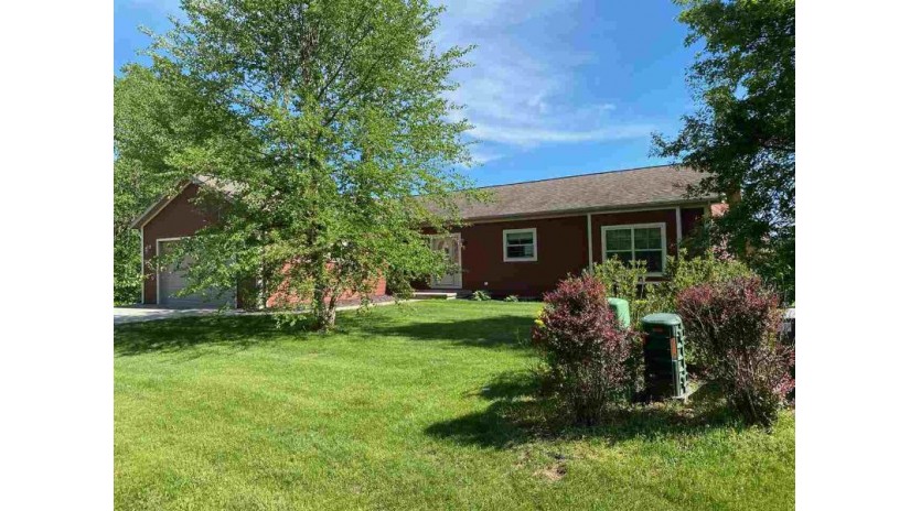 249 White Oak Ln Lake Delton, WI 53965 by Cold Water Realty $305,000