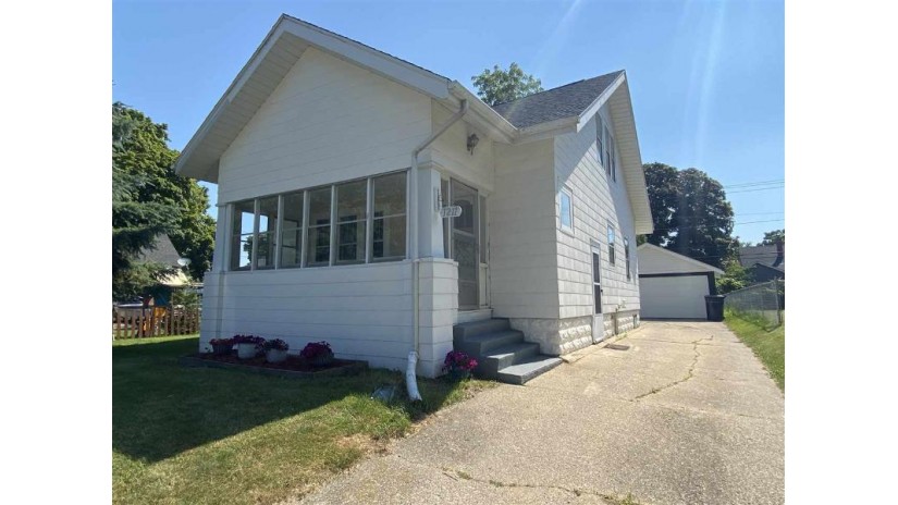 1211 S Washington St Janesville, WI 53546 by Shorewest Realtors $142,000