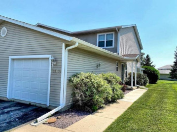 1306 Silver Dr 4, Baraboo, WI 53913