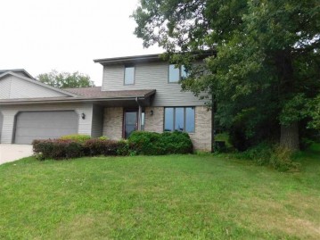 3533 Briar Crest Dr B, Janesville, WI 53546