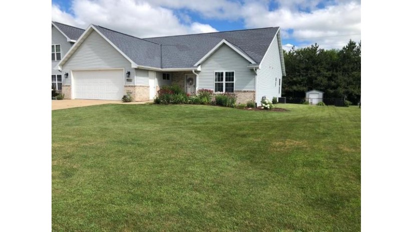 903 Robin Ln Oconto Falls, WI 54154 by Signature Realty, Inc. $134,900