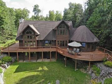 8043 Nokomis Dr, Eagle River, WI 54521