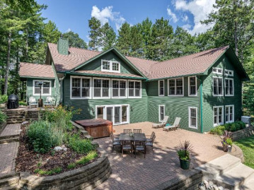 8170 Panzers Dr, Minocqua, WI 54548