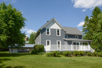 5550 Pleasant Hill Rd, Erin, WI 53027-9054