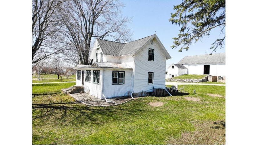 1812 Pleasant Valley Rd Jackson, WI 53095 by Land & Legacy Group LLC $489,000