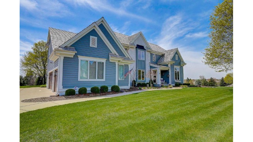 1005 N Bluespruce Cir Hartland, WI 53029 by Mahler Sotheby's International Realty $739,000