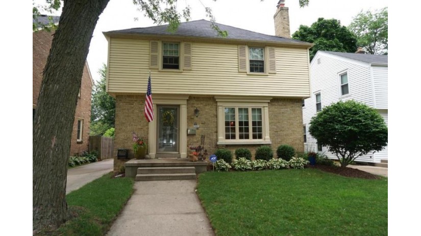 5063 N Diversey Blvd Whitefish Bay, WI 53217 by Milwaukee Flat Fee Homes $574,900